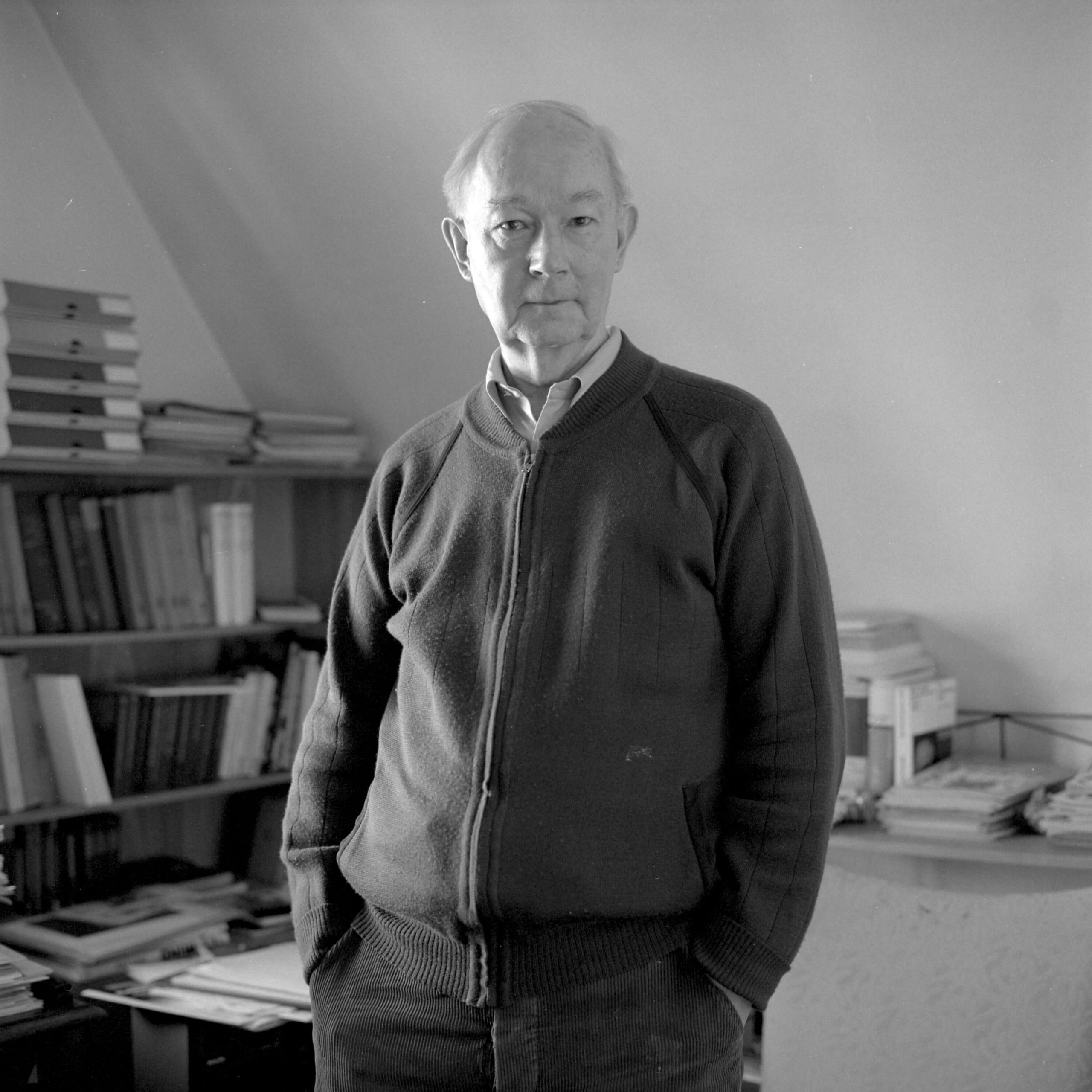 atelierhaus_neue_schule_karlsruhe_kunst_portrait_fotografie_thilo_mechau_mathematiker_johannes_weissinger_rektor_universitaet_karlsruhe_03 Hermann J. Roth Hohlraum gegliedert Tischobjekt